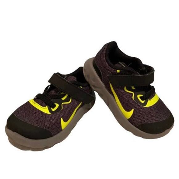 Nike Kids Explore Strada Pre School Fashion Sneaker Size 5.5C - Picture 1 of 8